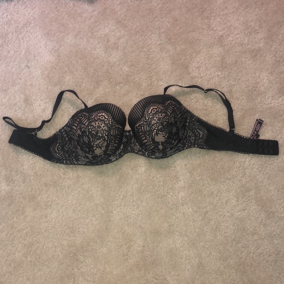 Victoria’s Secret Bras 36DD - Picture 2 of 7